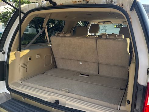 Used 2011 Ford Expedition EL XLT w/ 201A Rapid Spec Order Code RWD image 11