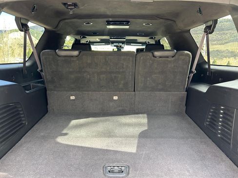 Used 2017 Cadillac Escalade ESV Platinum image 13