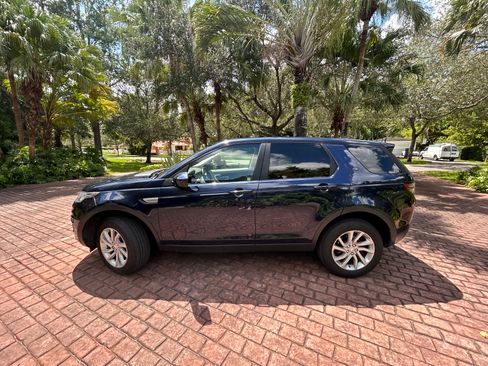 Used 2017 Land Rover Discovery Sport HSE image 4