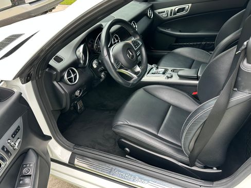 Used 2019 Mercedes-Benz SLC 300 image 12