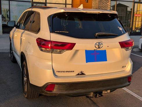 Used 2017 Toyota Highlander XLE image 8