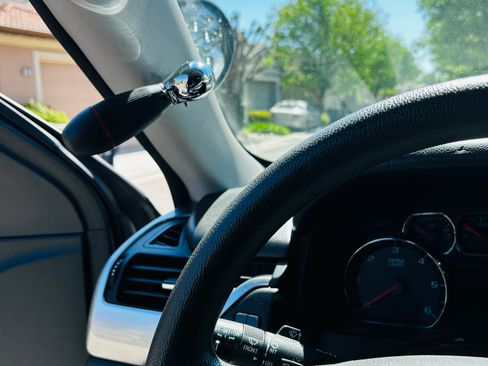 Used 2020 Chevrolet Tahoe 2WD w/ Remote Keyless Entry Package image 17