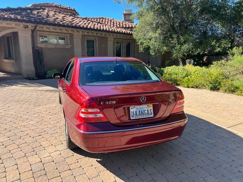 Used 2005 Mercedes-Benz C 320 Sedan image 5