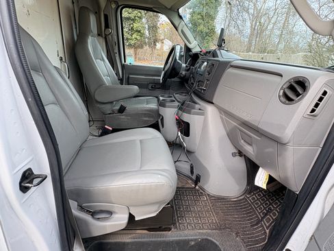 Used 2012 Ford E-350 and Econoline 350 Super Duty w/ PWR Locks & Windows Group image 9