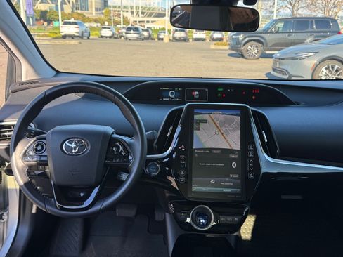 Used 2021 Toyota Prius Prime XLE image 9
