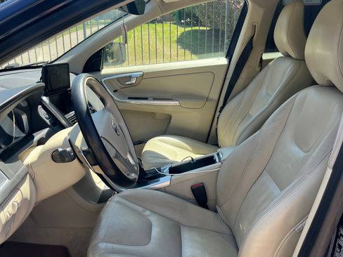 Used 2015 Volvo XC60 T6 image 2