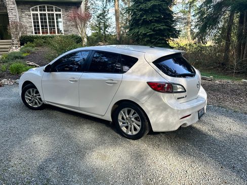 Used 2012 MAZDA MAZDA3 i Grand Touring image 2