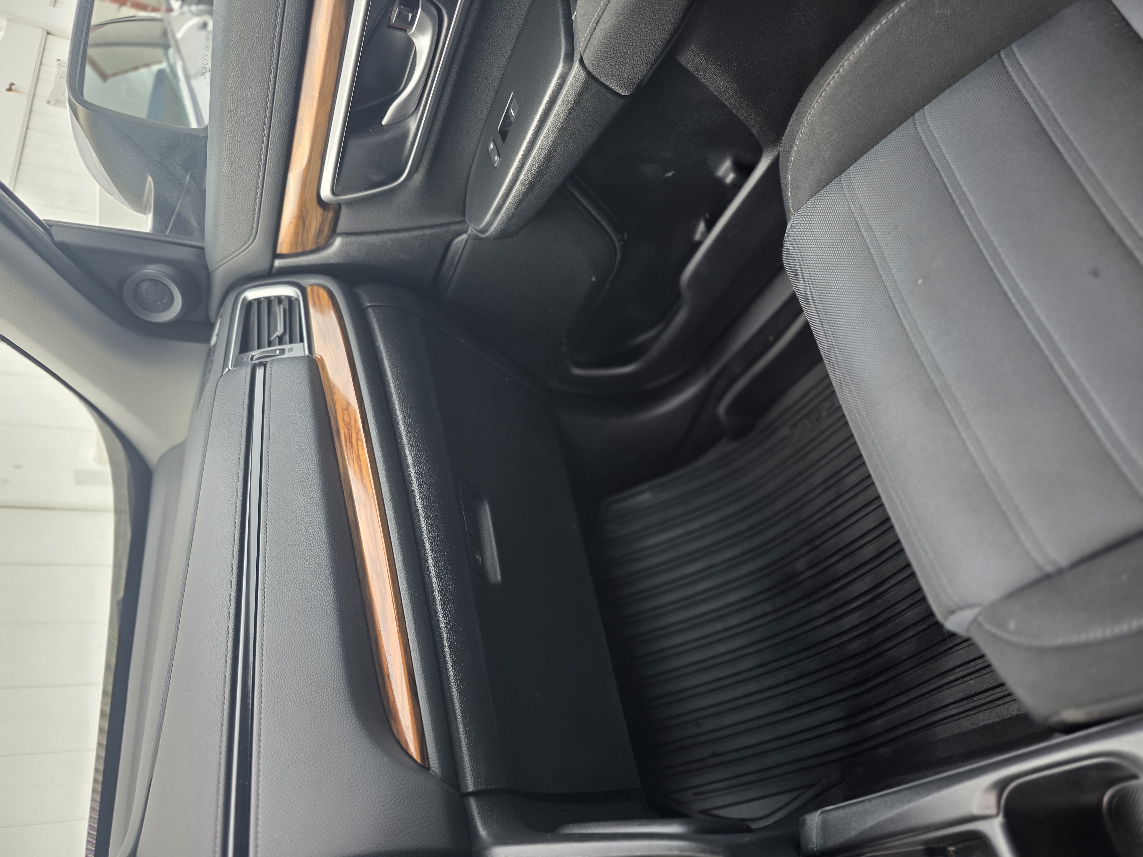 Used 2017 Honda CR-V EX image 10