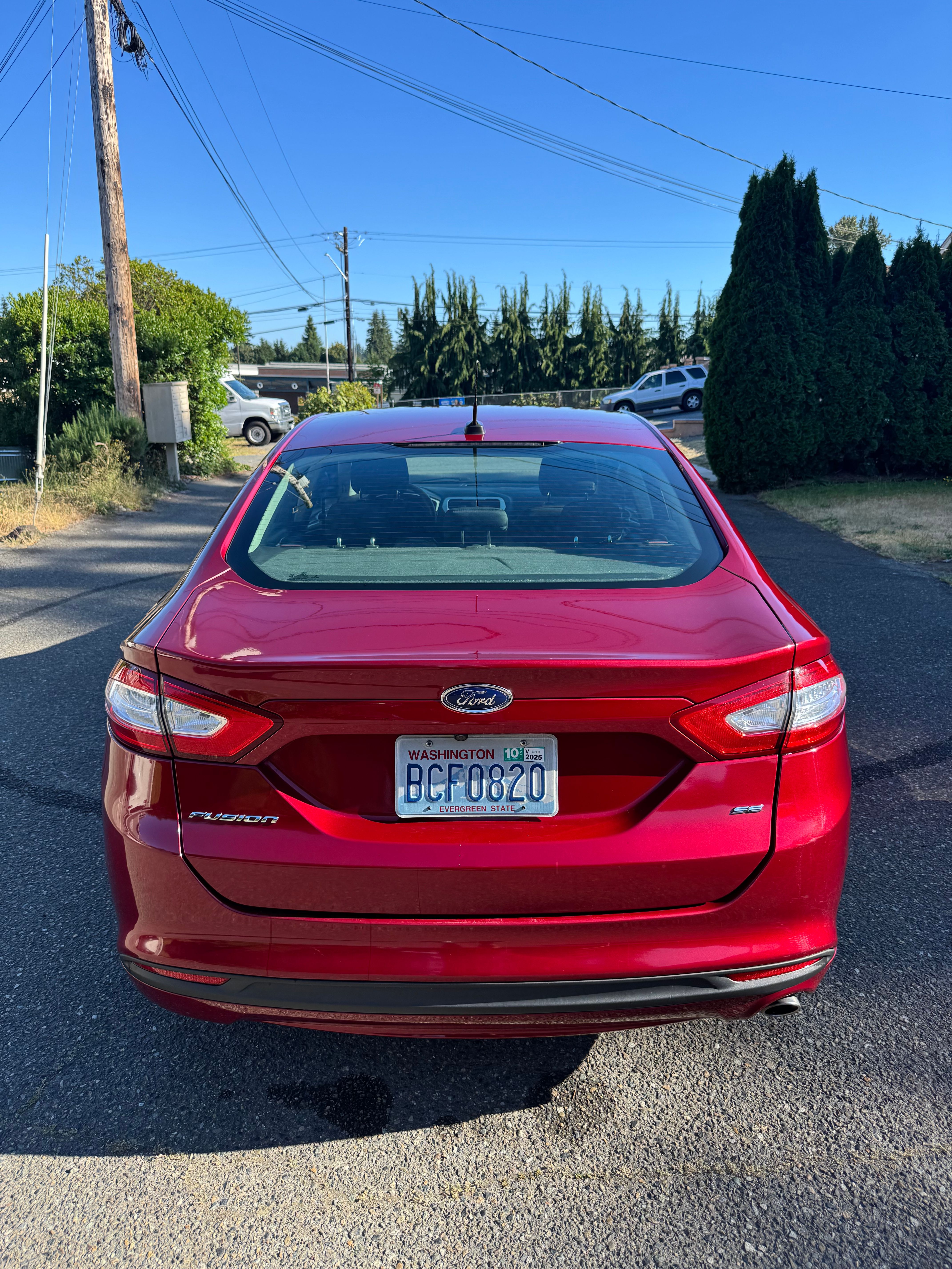Used 2016 Ford Fusion SE FWD image 4