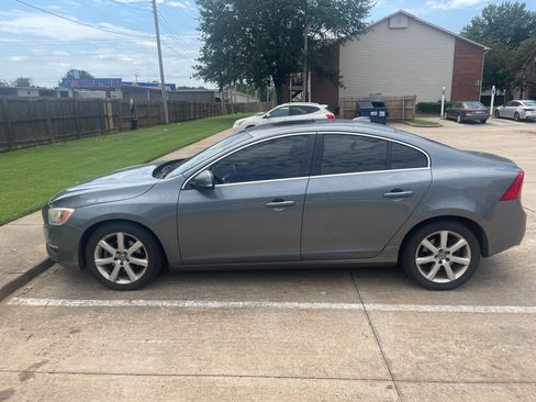 Used 2016 Volvo S60 T5 Premier image 5