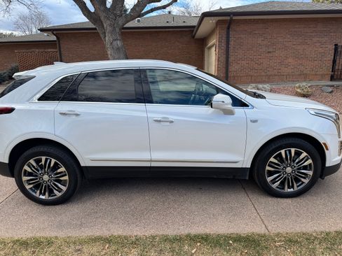 Used 2021 Cadillac XT5 Premium Luxury image 2