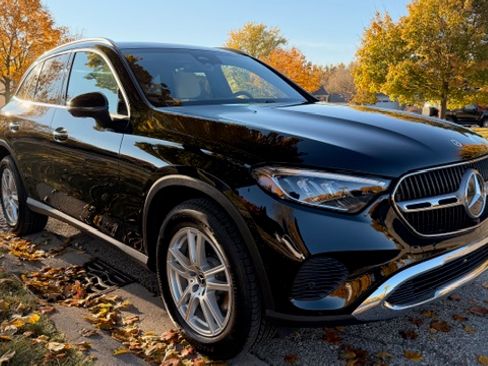 Used 2025 Mercedes-Benz GLC 300 4MATIC image 6