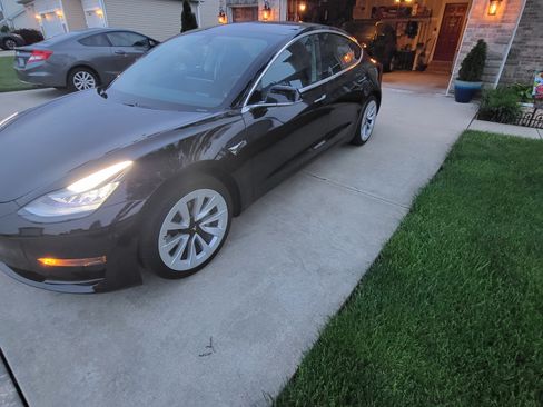 Used 2020 Tesla Model 3 Standard Range Plus image 4