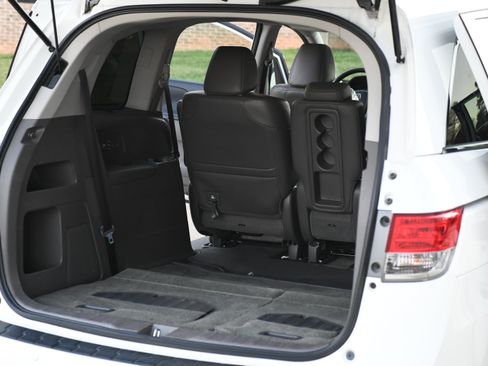 Used 2015 Honda Odyssey Touring image 23