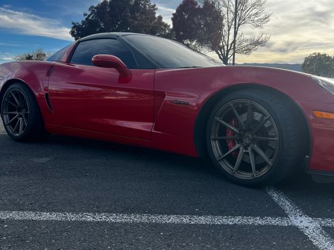 Used 2006 Chevrolet Corvette Z06 w/ Preferred Equipment Group image 4