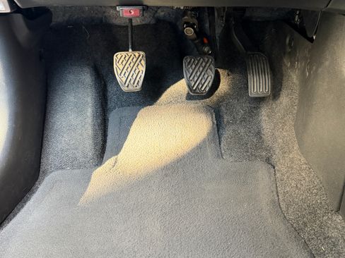 Used 2017 Nissan Versa S FWD image 25