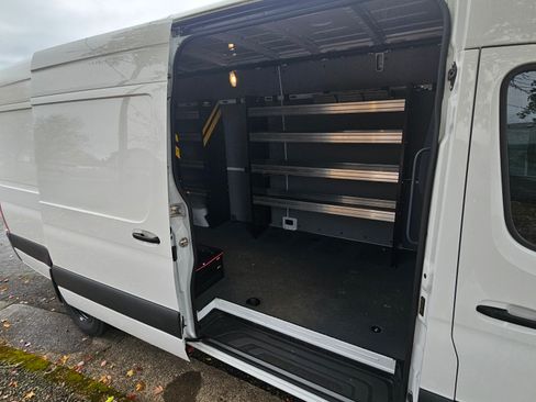 Used 2021 Mercedes-Benz Sprinter 3500 image 9