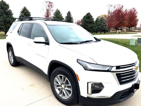 Used 2022 Chevrolet Traverse LT image 4