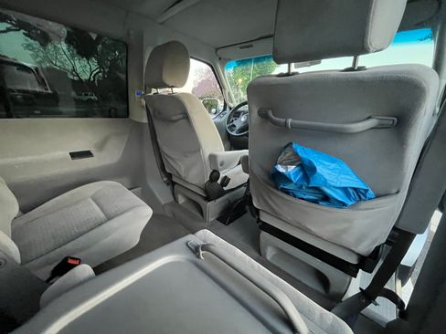 Used 2002 Volkswagen Eurovan GLS FWD image 18
