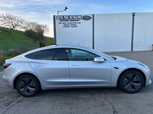 Used 2018 Tesla Model 3 Long Range image 4