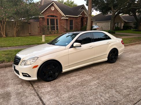 Used 2011 Mercedes-Benz E 350 Sedan image 5