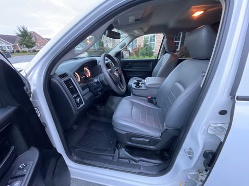 Used 2019 RAM 1500 Tradesman w/ Chrome Appearance Group image 5