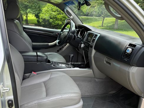 Used 2006 Toyota 4Runner Limited AWD/4WD image 8