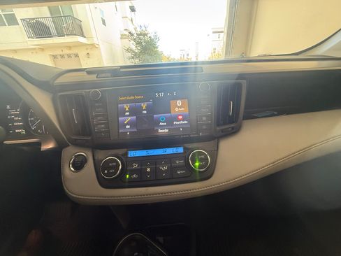 Used 2018 Toyota RAV4 Limited w/ All Weather Liner Package AWD/4WD image 6