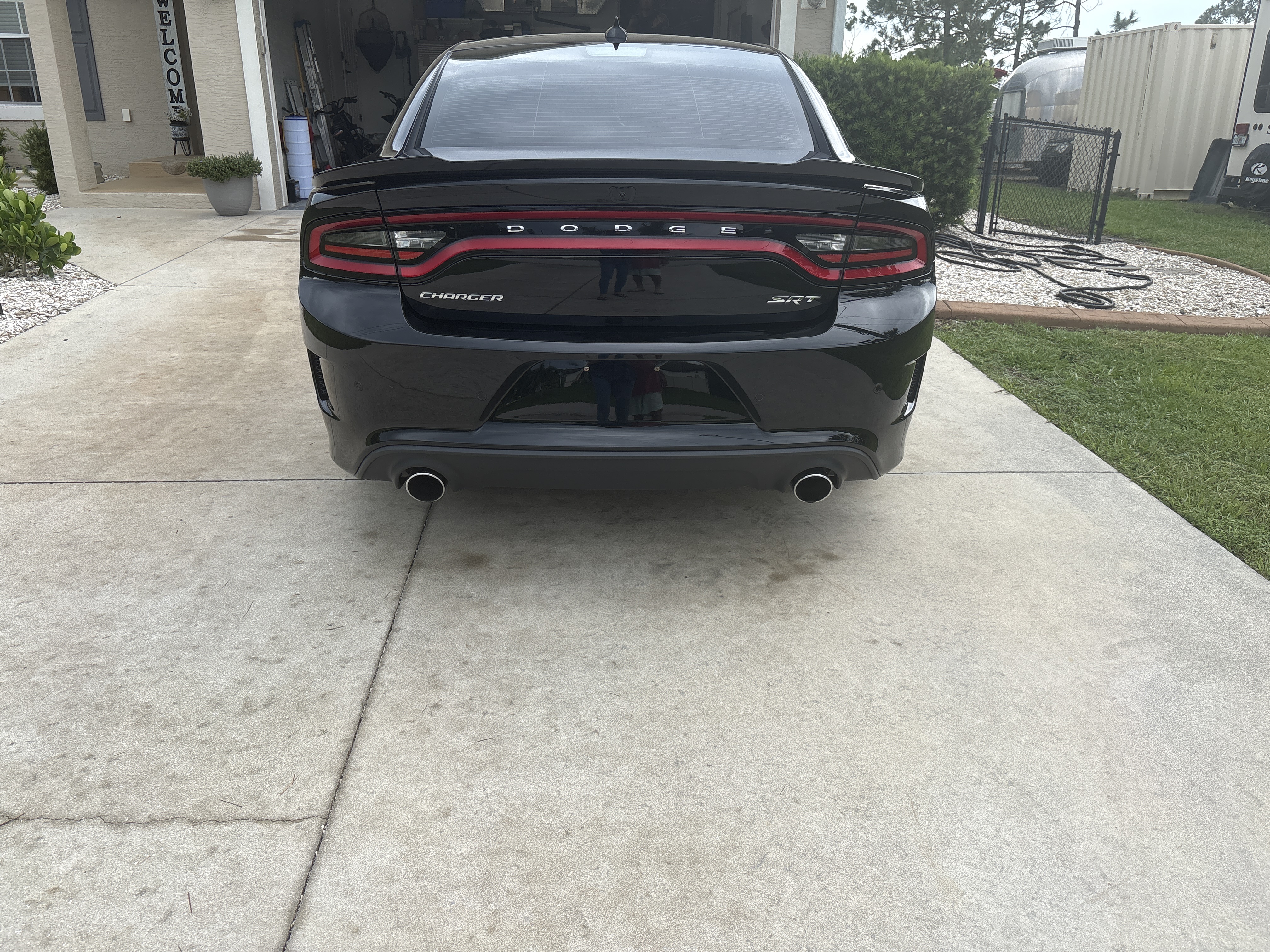 Used 2016 Dodge Charger SRT Hellcat w/ Harman/Kardon Audio Group RWD image 5