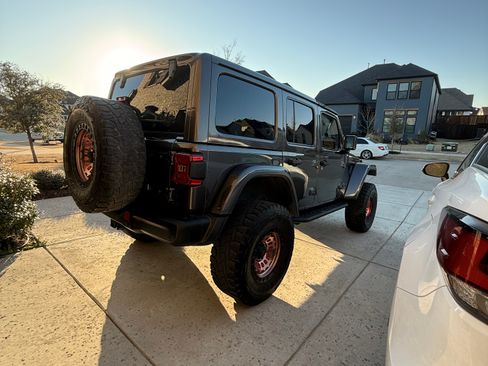 Used 2018 Jeep Wrangler Unlimited Rubicon image 4