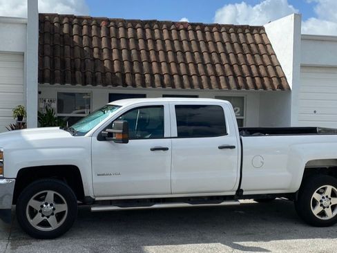 Used 2016 Chevrolet Silverado 2500 W/T w/ WT Convenience Package AWD/4WD image 2