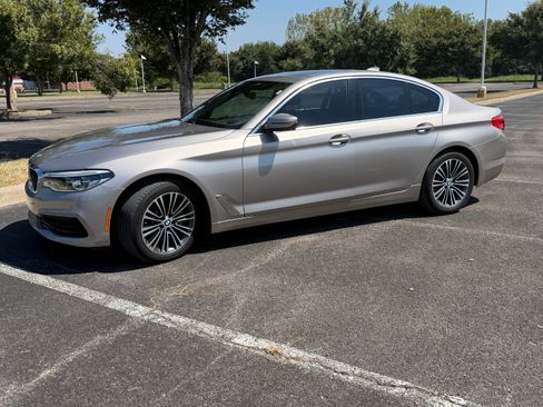 Used 2019 BMW 540i w/ Premium Package RWD image 2