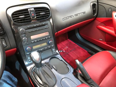 Used 2007 Chevrolet Corvette Coupe 2D w/ Preferred Equipment Group image 14