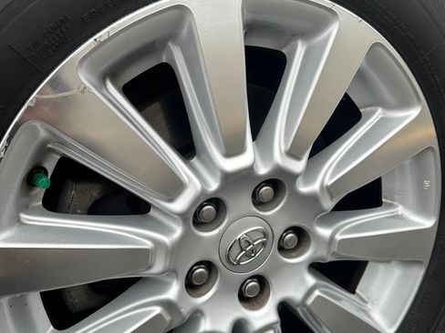 Used 2011 Toyota Sienna XLE image 11