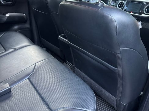 Used 2018 Toyota Tacoma Limited AWD/4WD image 10