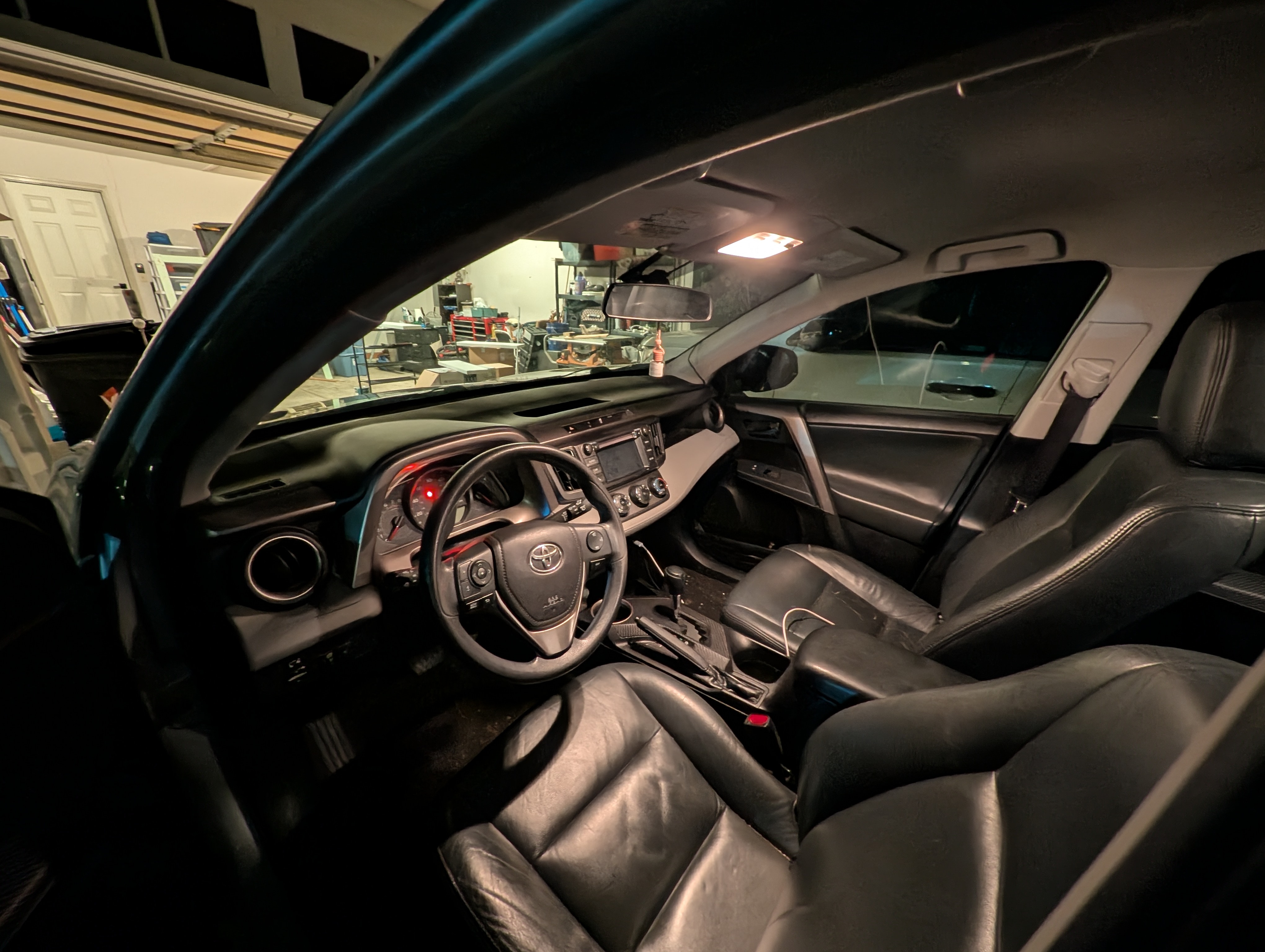 Used 2015 Toyota RAV4 LE FWD image 2