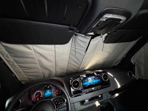 Used 2024 Mercedes-Benz Sprinter 2500 image 29