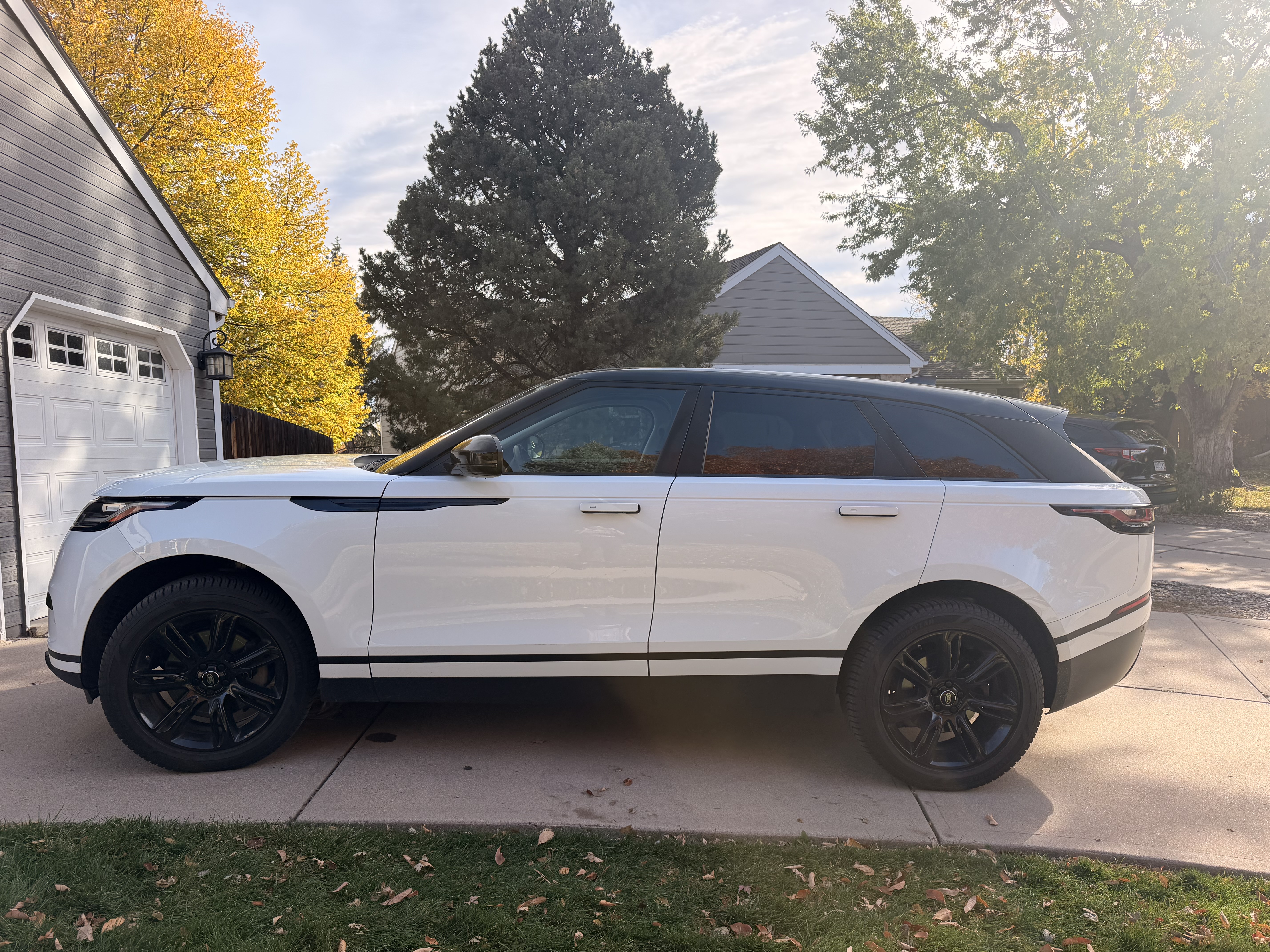 Used 2020 Land Rover Range Rover Velar S AWD/4WD image 4