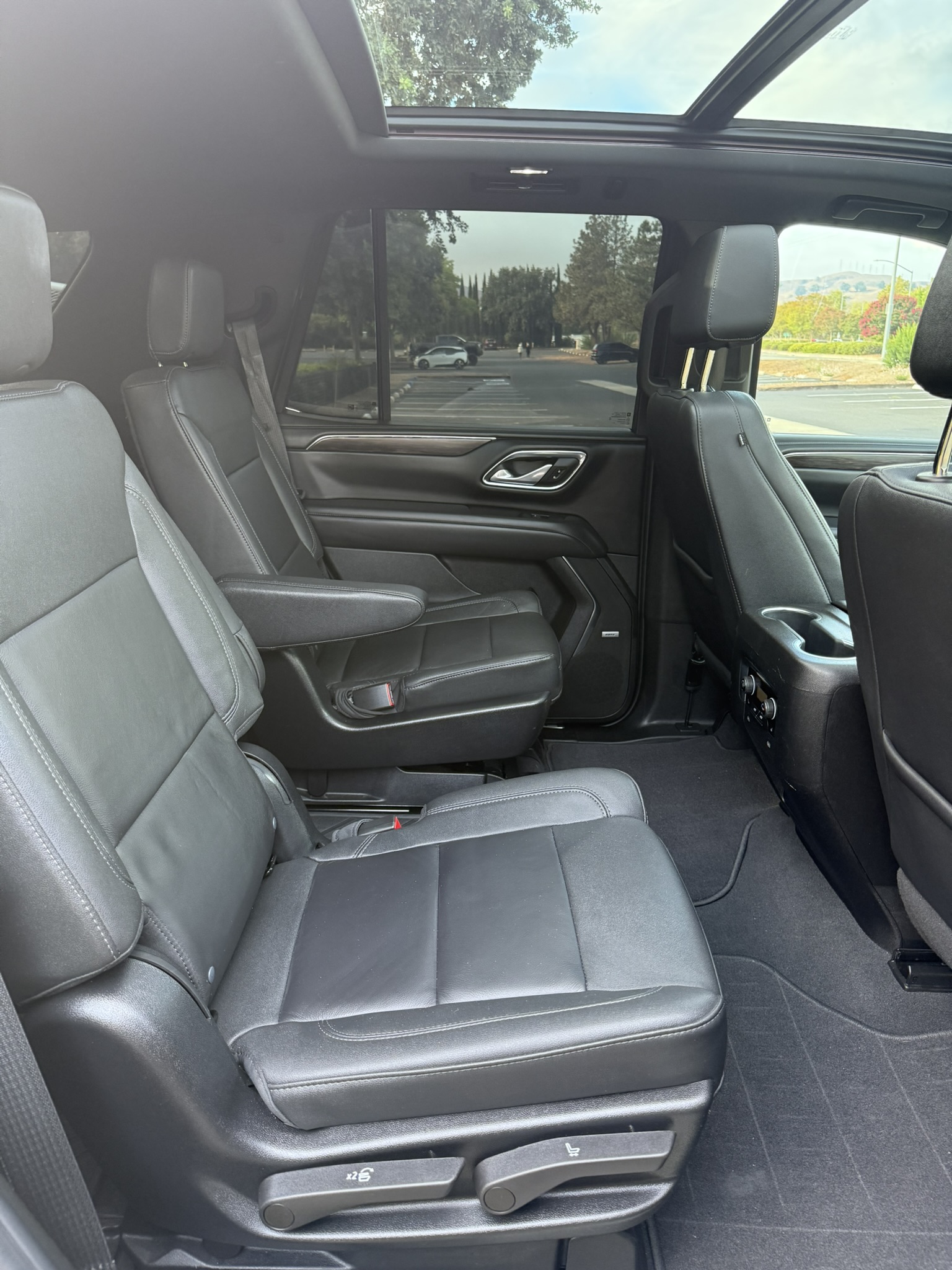 Used 2023 Chevrolet Tahoe LT w/ LT Signature Plus Package AWD/4WD image 12