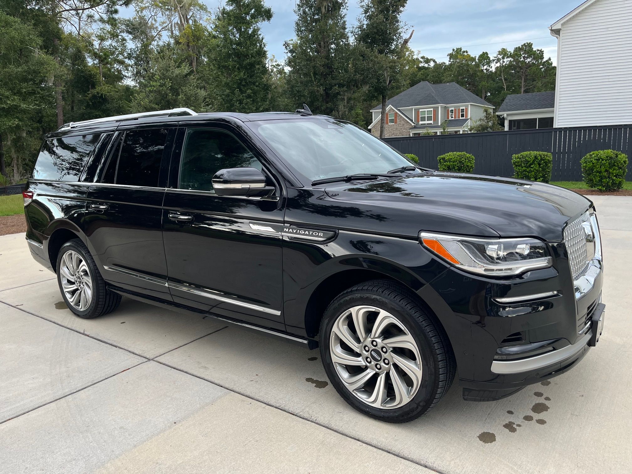 Used 2022 Lincoln Navigator L Reserve AWD/4WD image 4