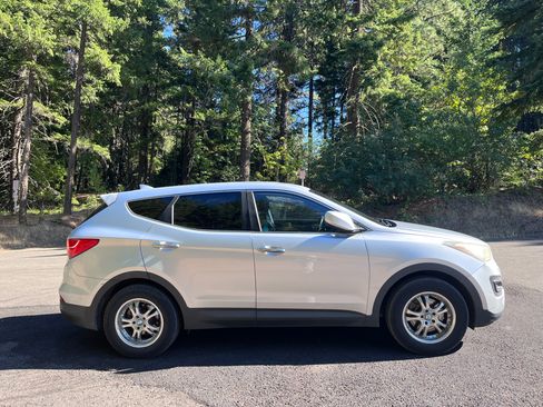 Used 2014 Hyundai Santa Fe Sport AWD/4WD image 2