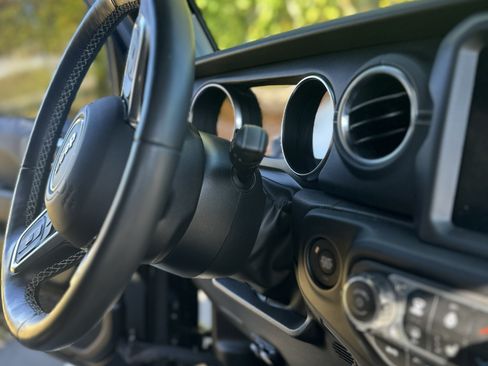 Used 2022 Jeep Wrangler Unlimited Sahara w/ Cold Weather Group image 6