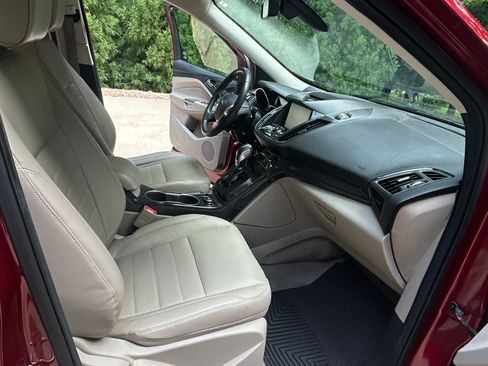 Used 2014 Ford Escape Titanium FWD image 11