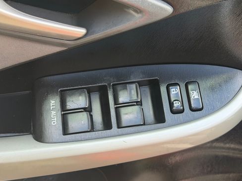 Used 2012 Toyota Prius Two FWD image 25