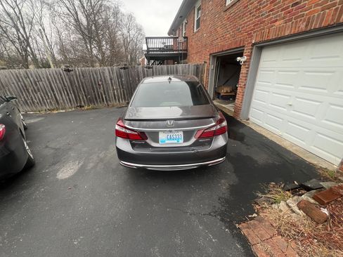 Used 2017 Honda Accord EX-L image 6