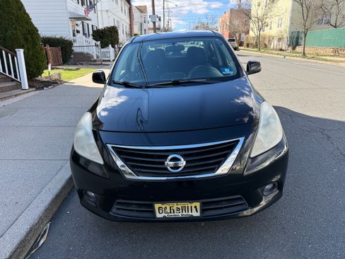 Used 2012 Nissan Versa 1.8 S w/ SL Tech Pkg image 4