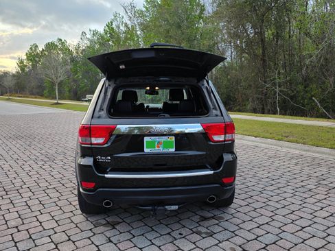 Used 2011 Jeep Grand Cherokee Limited w/ Luxury Group II image 17