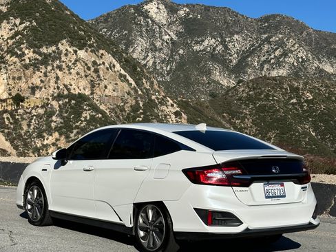 Used 2018 Honda Clarity Touring image 4