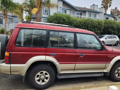 Used 1996 Mitsubishi Montero SR image 2