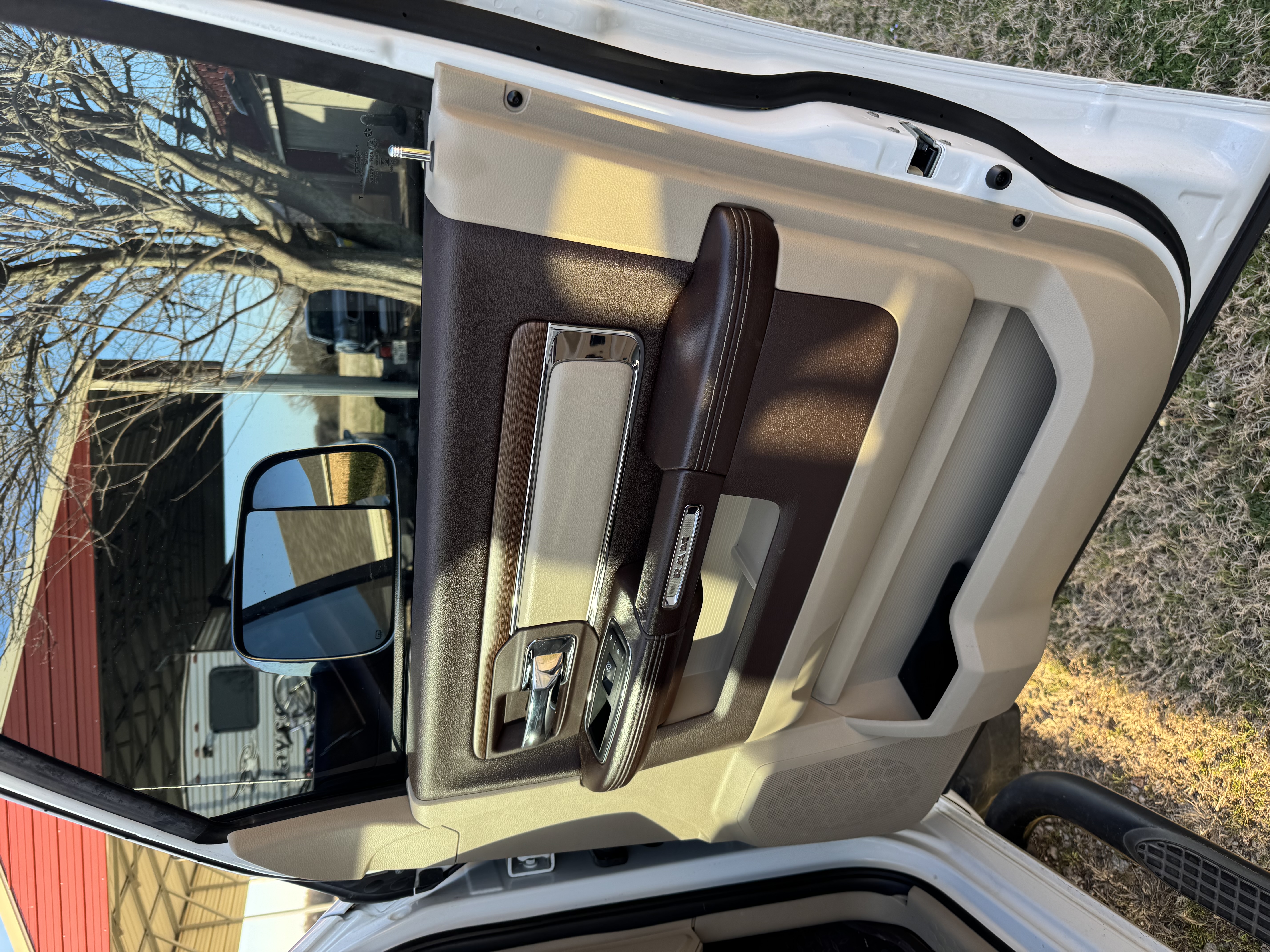 Used 2013 RAM 2500 Laramie w/ Convenience Group AWD/4WD image 9